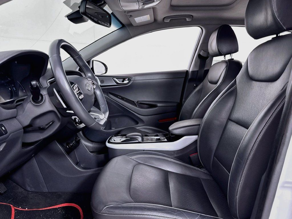 Used 2019 Hyundai Ioniq Limited FWD image 10