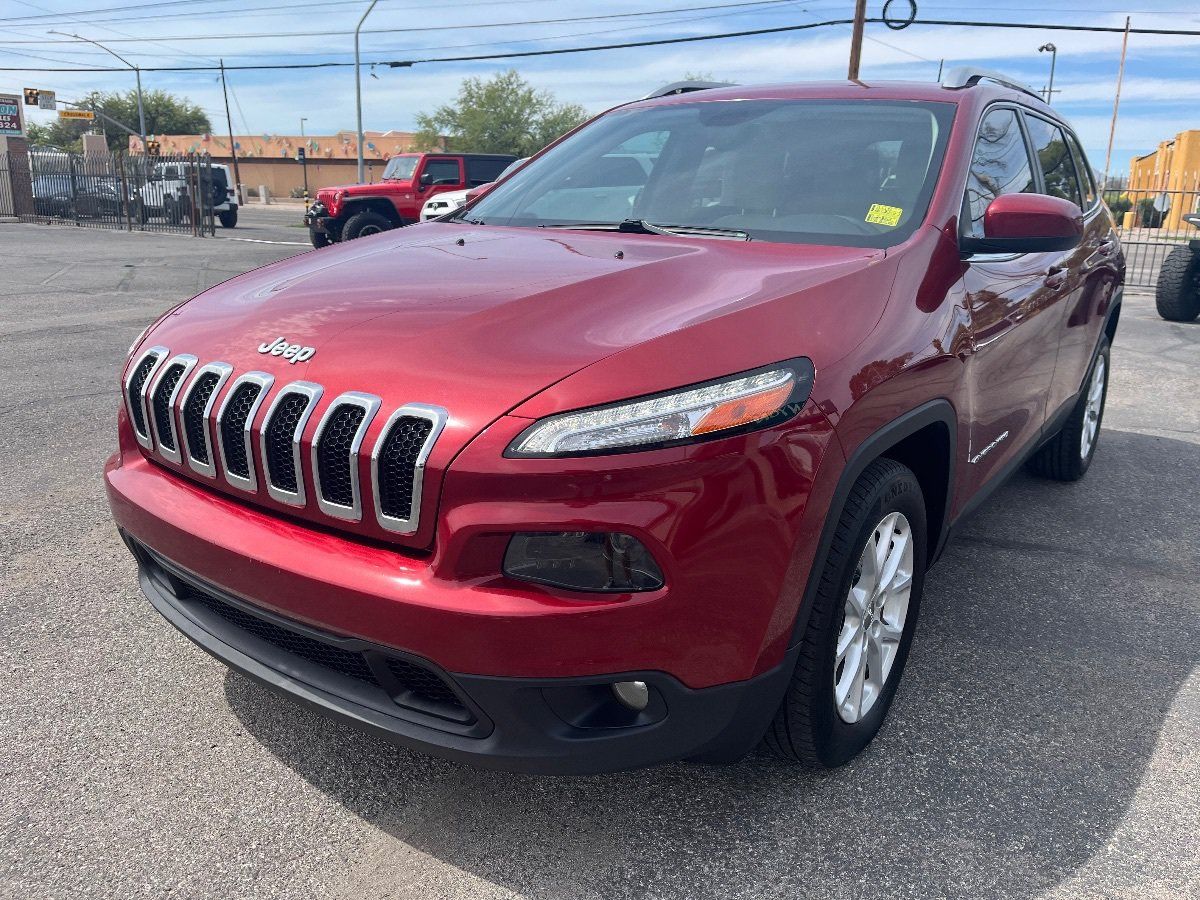 Used 2017 Jeep Cherokee Latitude w/ Comfort/Convenience Group FWD image 11