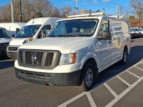 Used 2017 Nissan NV 2500 SV image 3