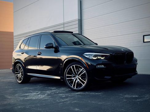 Used 2020 BMW X5 sDrive40i w/ M Sport Package image 1