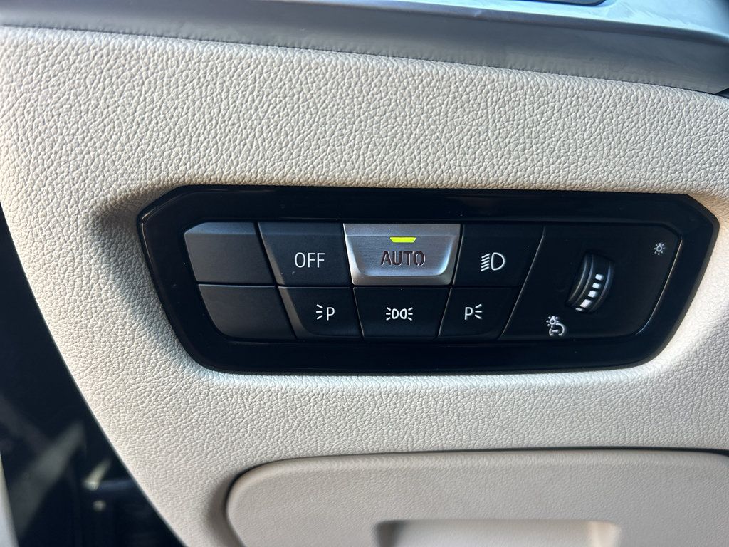 Used 2020 BMW 330i Sedan w/ Convenience Package RWD image 22