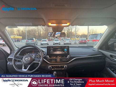 Used 2024 Nissan Altima 2.5 SR w/ SR Premium Package image 11