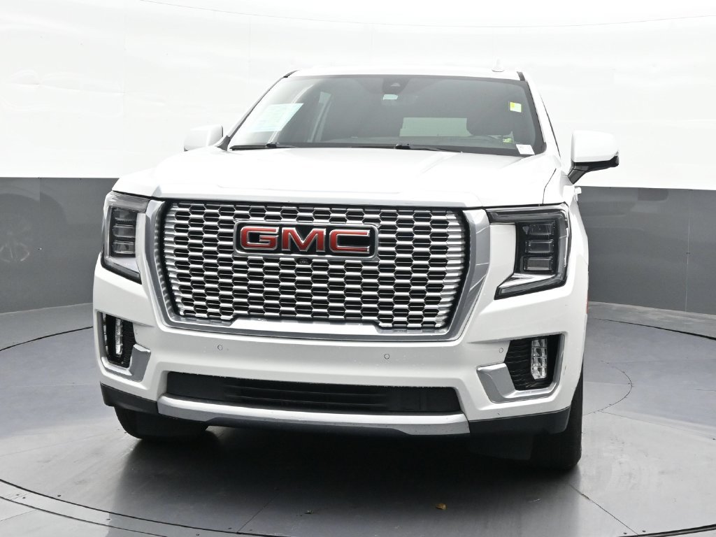 Used 2021 GMC Yukon Denali w/ Advanced Technology Package AWD/4WD image 9