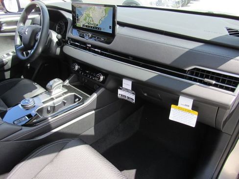 New 2026 Mitsubishi Outlander ES FWD image 11