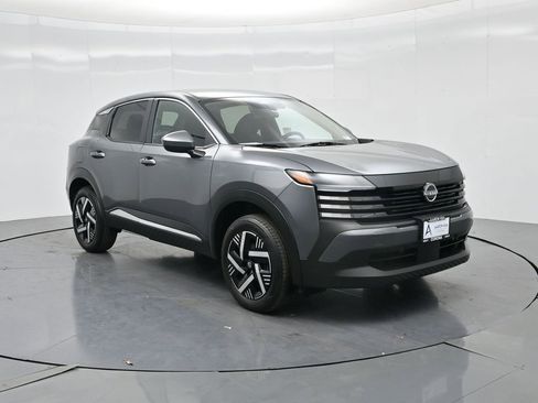 Used 2025 Nissan Kicks SV image 43