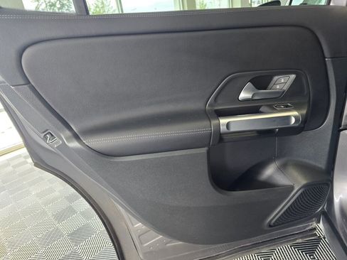 Used 2023 Mercedes-Benz GLB 250 4MATIC image 38