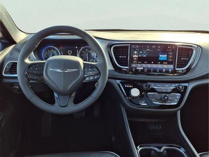 Used 2025 Chrysler Pacifica Limited