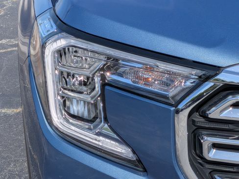 Certified 2024 GMC Terrain SLT image 10