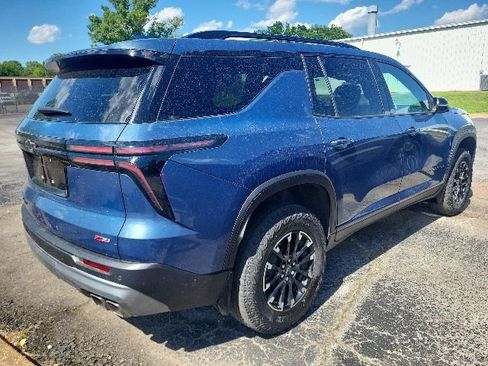 Used 2024 Chevrolet Traverse Z71 AWD/4WD image 3