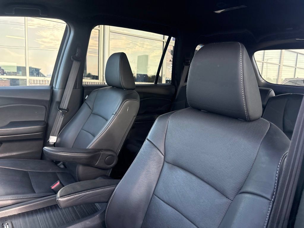 Used 2023 Honda Passport EX-L image 12
