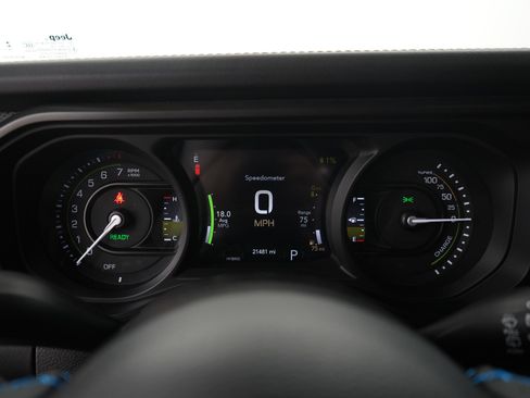 Used 2024 Jeep Wrangler Unlimited Rubicon 4xe AWD/4WD image 28
