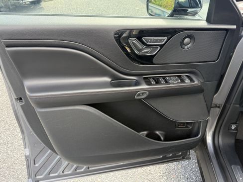 Used 2021 Lincoln Aviator Reserve w/ Equipment Group 201A image 10