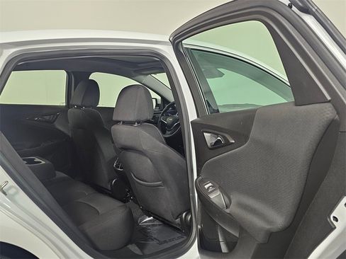 Used 2023 Chevrolet Malibu LT image 14