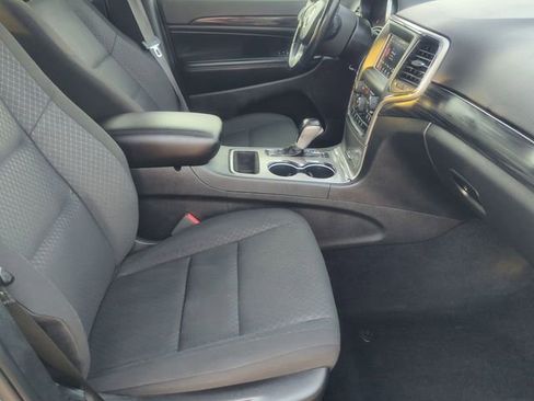 Used 2021 Jeep Grand Cherokee Laredo image 25