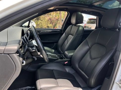 Used 2018 Porsche Macan AWD/4WD image 12