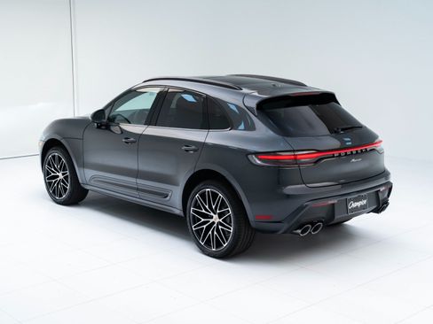 Used 2026 Porsche Macan AWD/4WD image 3