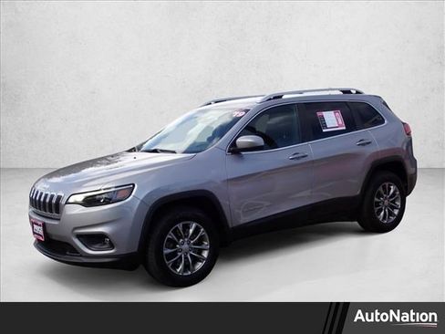 Used 2019 Jeep Cherokee Latitude Plus w/ Comfort/Convenience Group AWD/4WD image 1