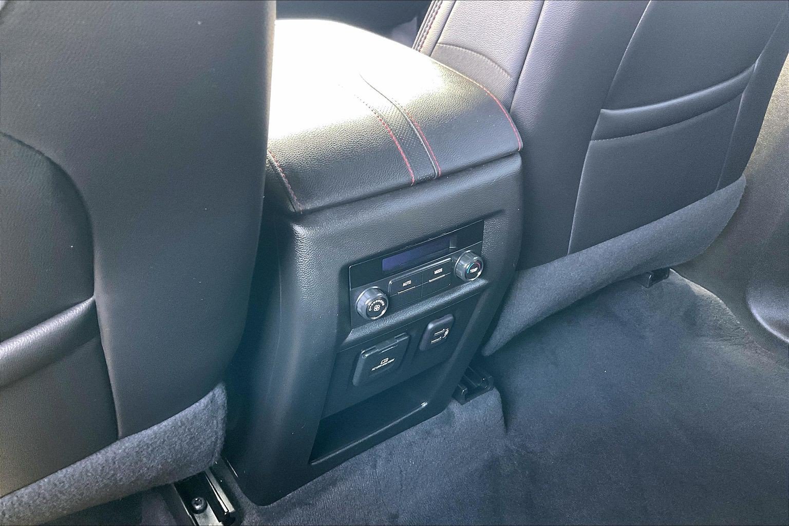 Used 2023 Chevrolet Traverse RS FWD image 40