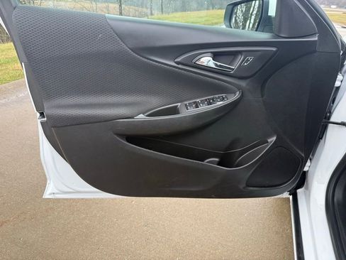 Used 2024 Chevrolet Malibu LT image 25