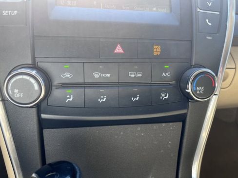 Used 2017 Toyota Camry LE image 16