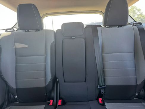 Used 2016 Ford Escape SE w/ Equipment Group 201A FWD image 18