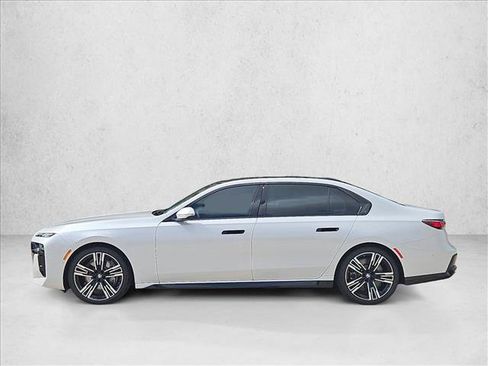 Used 2024 BMW 760i xDrive AWD/4WD image 9