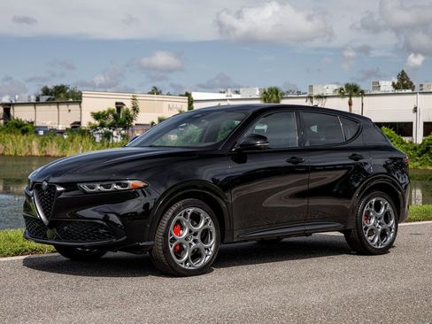 New 2025 Alfa Romeo Tonale w/ Premium Package image 14