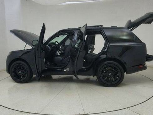 Used 2025 Land Rover Range Rover SE image 73