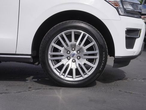 Certified 2024 Ford Expedition Max Limited AWD/4WD image 4