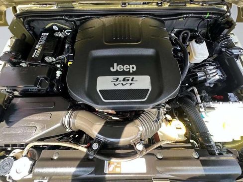 Used 2013 Jeep Wrangler Unlimited Sport image 20