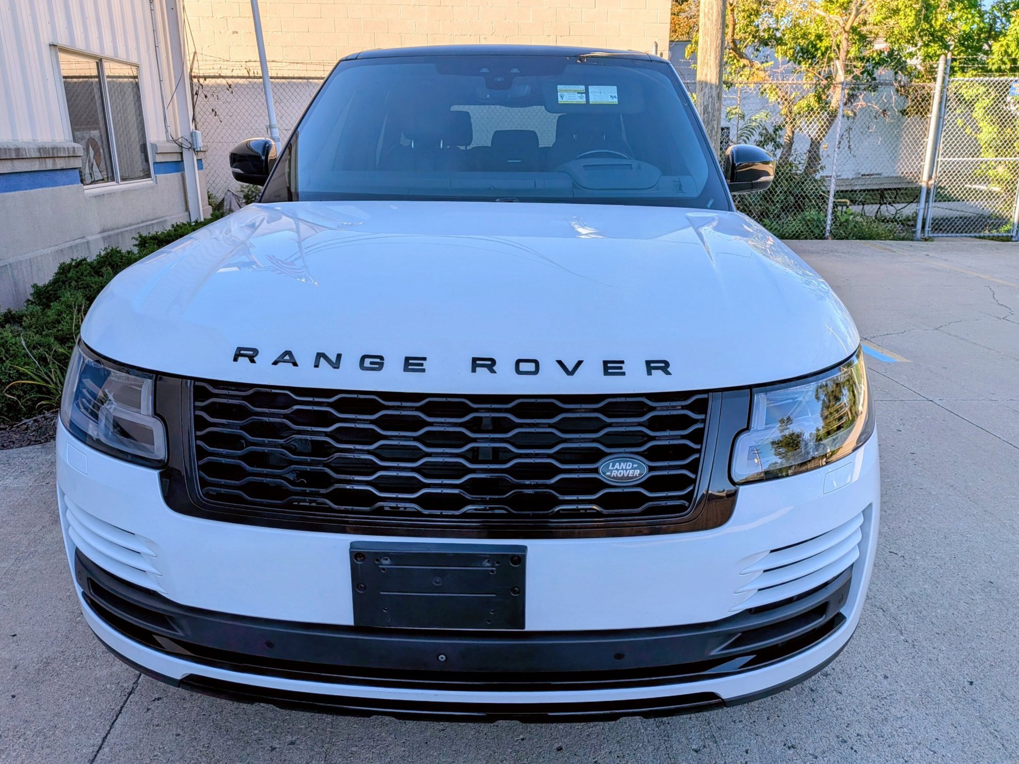 Used 2018 Land Rover Range Rover HSE AWD/4WD image 2