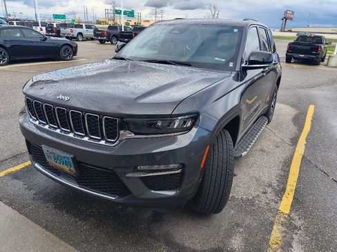 Used 2024 Jeep Grand Cherokee Limited AWD/4WD image 3