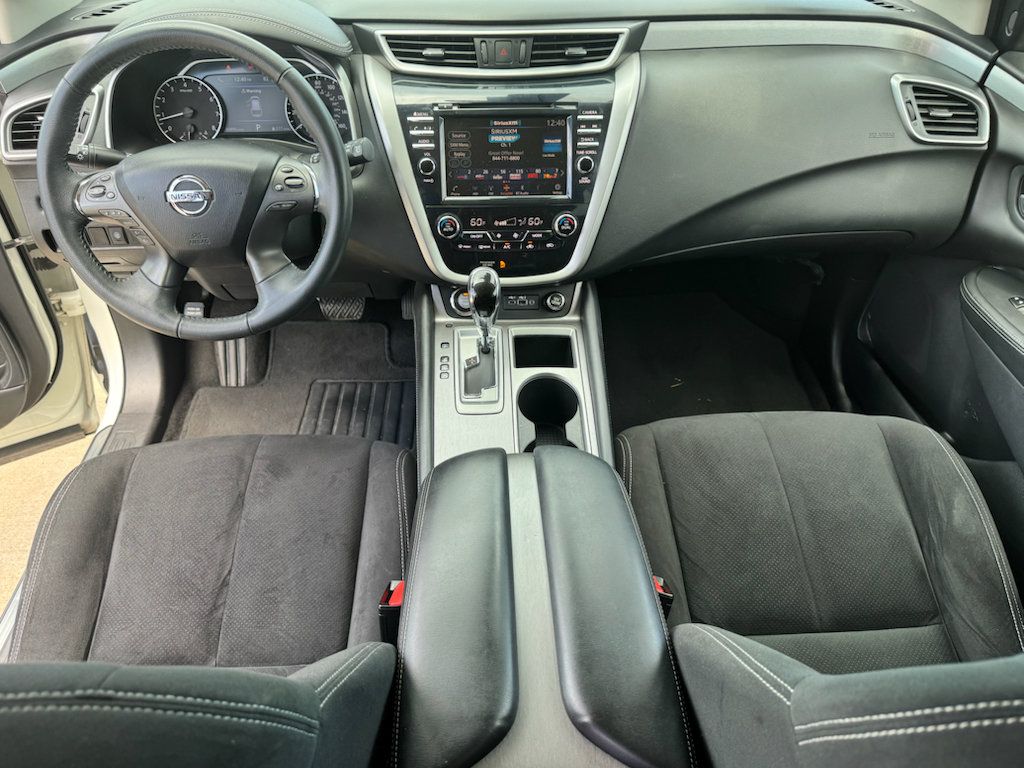Used 2020 Nissan Murano SV FWD image 2