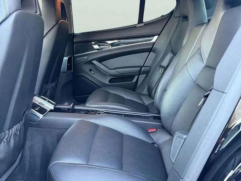 Used 2014 Porsche Panamera 4 image 18