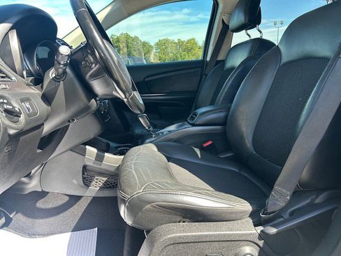 Used 2020 Dodge Journey Crossroad w/ Popular Equipment Group image 13