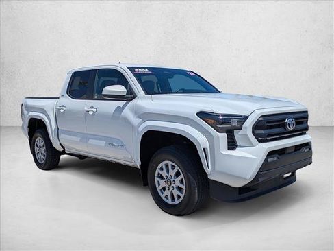 Certified 2024 Toyota Tacoma SR5 AWD/4WD image 3