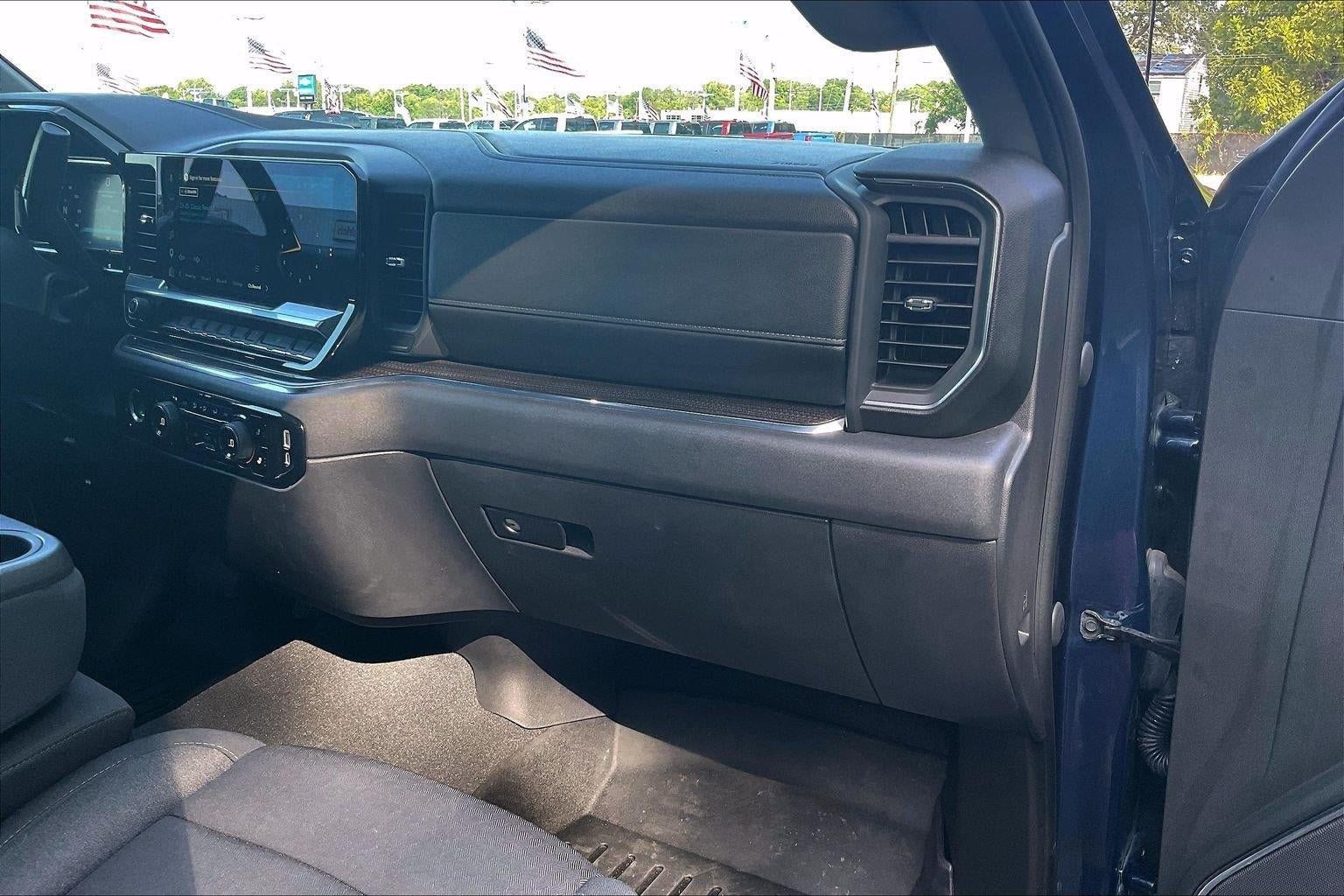 Used 2023 Chevrolet Silverado 1500 LT AWD/4WD image 17