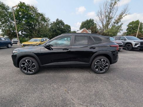 New 2026 Chevrolet Trax RS w/ Driver Confidence Package FWD image 5