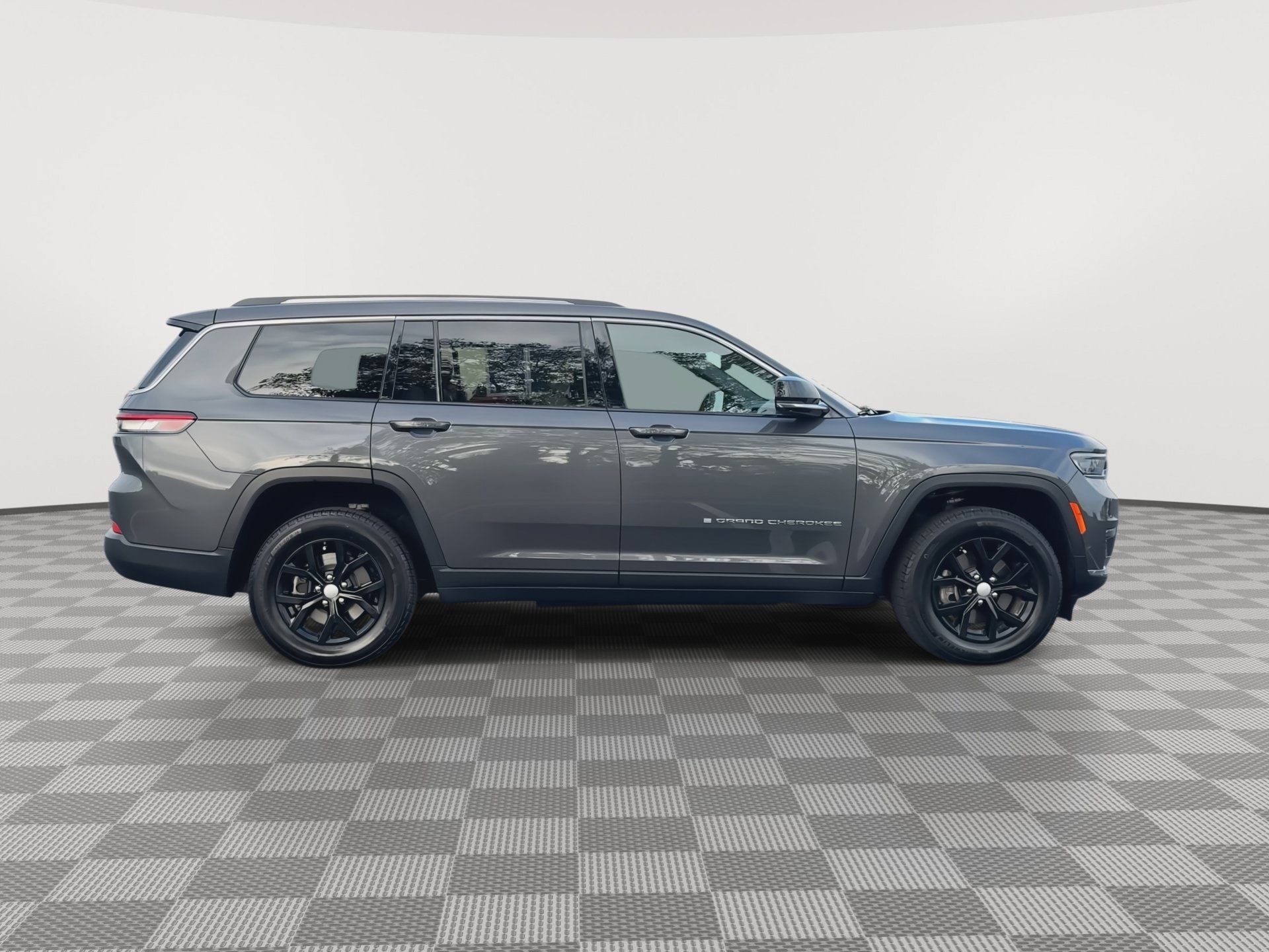 Used 2024 Jeep Grand Cherokee L Limited w/ Luxury Tech Group II AWD/4WD image 9