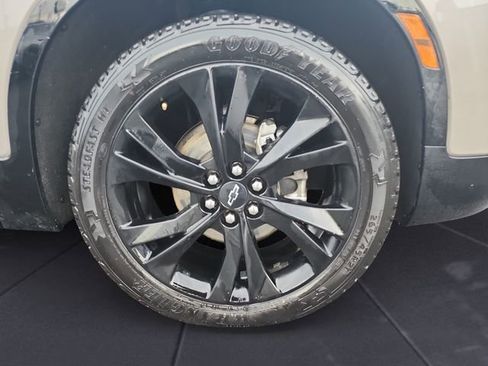 Used 2021 Chevrolet Blazer RS w/ Enhanced Convenience Package FWD image 9
