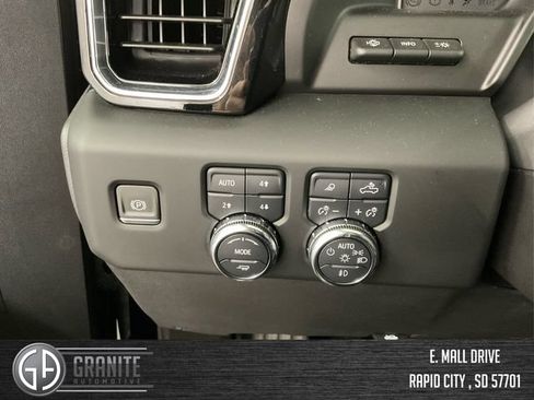 Used 2024 GMC Sierra 1500 Denali w/ Denali Reserve Package AWD/4WD image 18