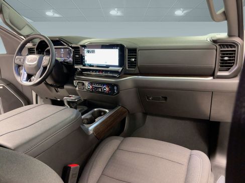 Certified 2025 GMC Sierra 1500 Elevation w/ Preferred Package image 29