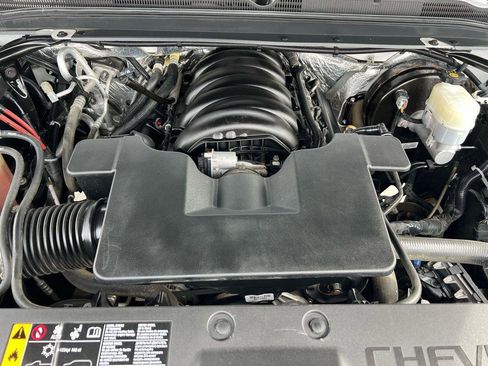 Used 2018 Chevrolet Suburban LT w/ LT Signature Package image 50