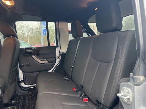 Used 2016 Jeep Wrangler Unlimited Sport w/ Connectivity Group image 14