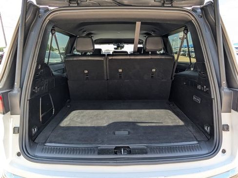 Used 2024 Jeep Wagoneer L Series II RWD image 29