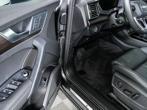 Used 2023 Audi Q5 2.0T Premium Plus w/ Premium Plus Package image 8