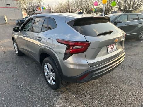 Used 2024 Chevrolet Trax LS w/ Driver Confidence Package image 6