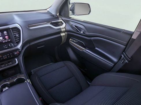 Used 2023 GMC Acadia SLE w/ Driver Convenience Package FWD image 30