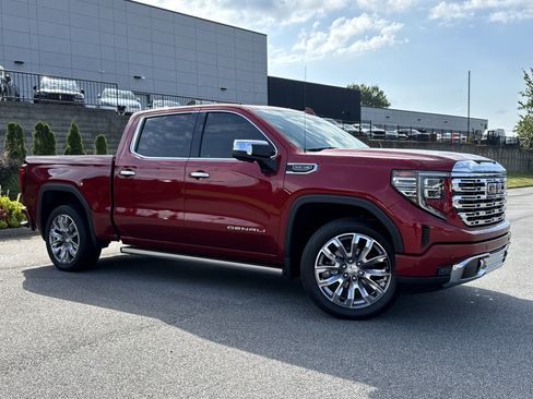 Used 2022 GMC Sierra 1500 Denali w/ Denali Reserve Package AWD/4WD image 2