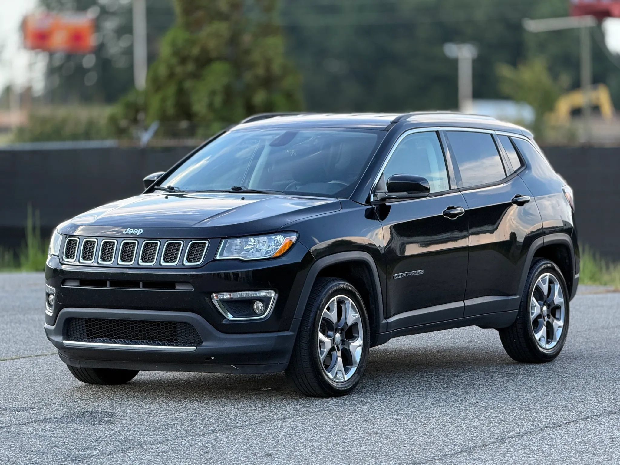 Used 2018 Jeep Compass Limited AWD/4WD image 6